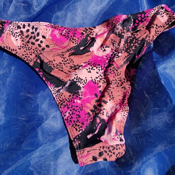 Curvy Kate Bikini Bottom / Pink & Black Swimwear / Size Medium - Picture 2 of 3